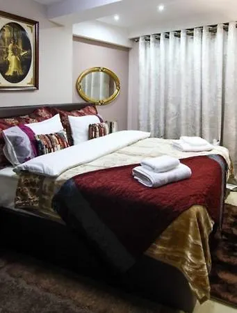 Classic House فندق كورتشي
