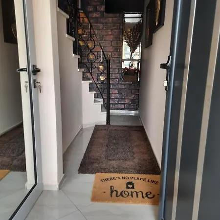 Classic House فندق